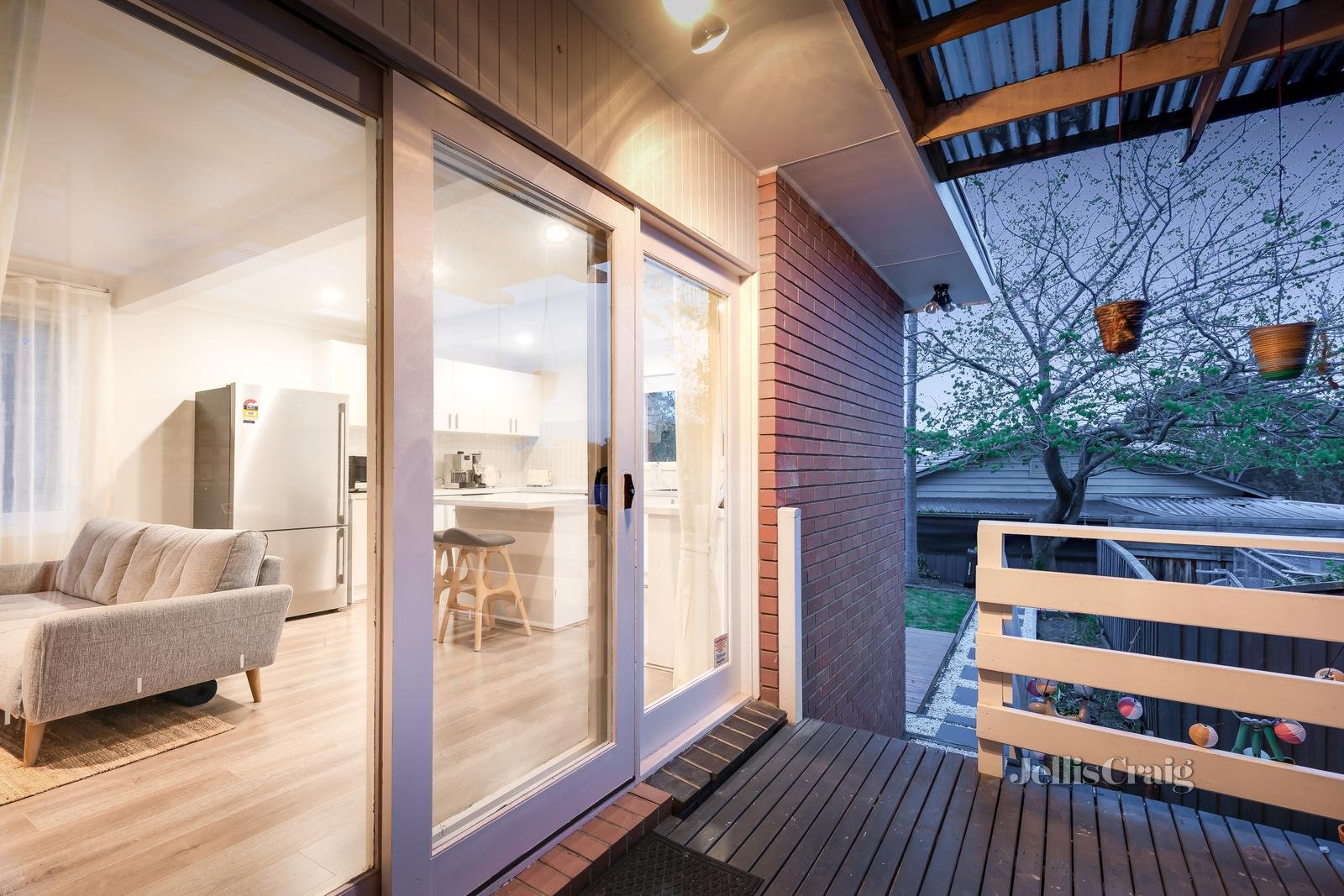 2/17 Wendover Court, Mount Waverley image 7