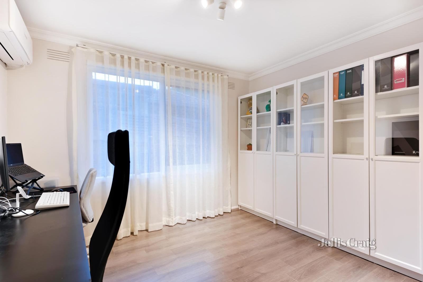 2/17 Wendover Court, Mount Waverley image 6