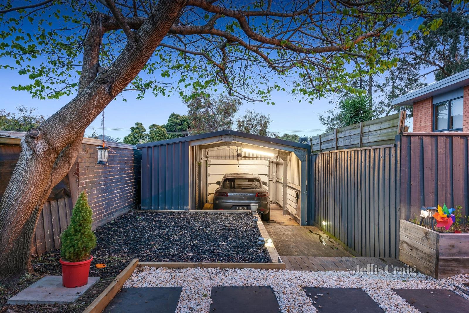 2/17 Wendover Court, Mount Waverley image 9