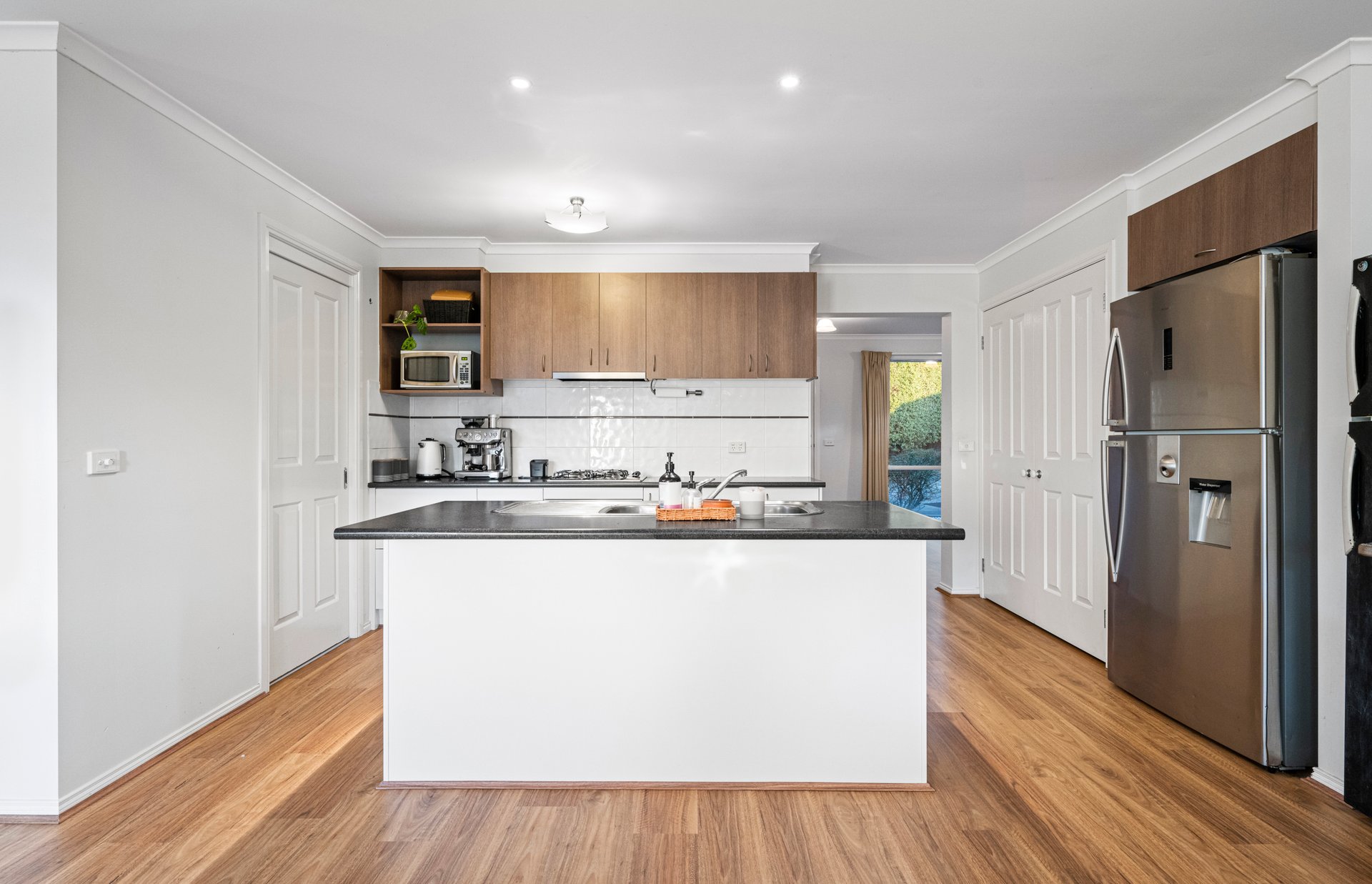 2/17 Wimbledon Court, Mooroolbark image 2