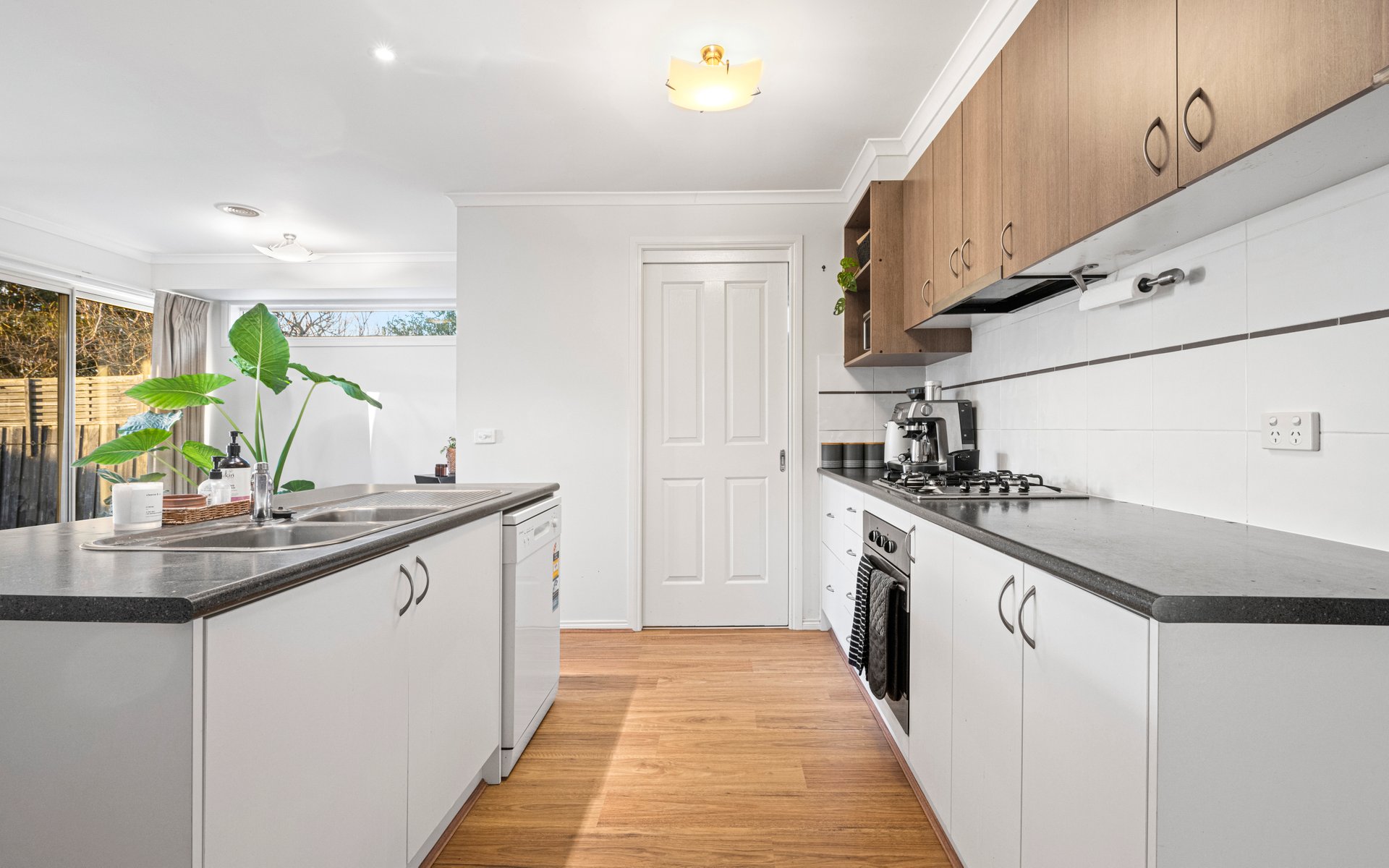 2/17 Wimbledon Court, Mooroolbark image 3