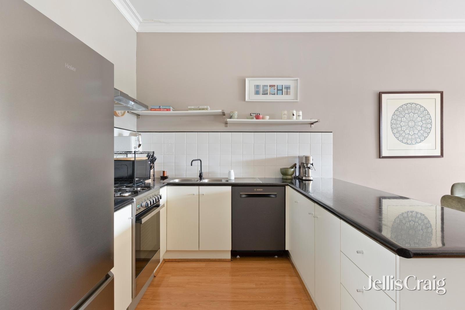 2/171 Mason Street, Newport image 3