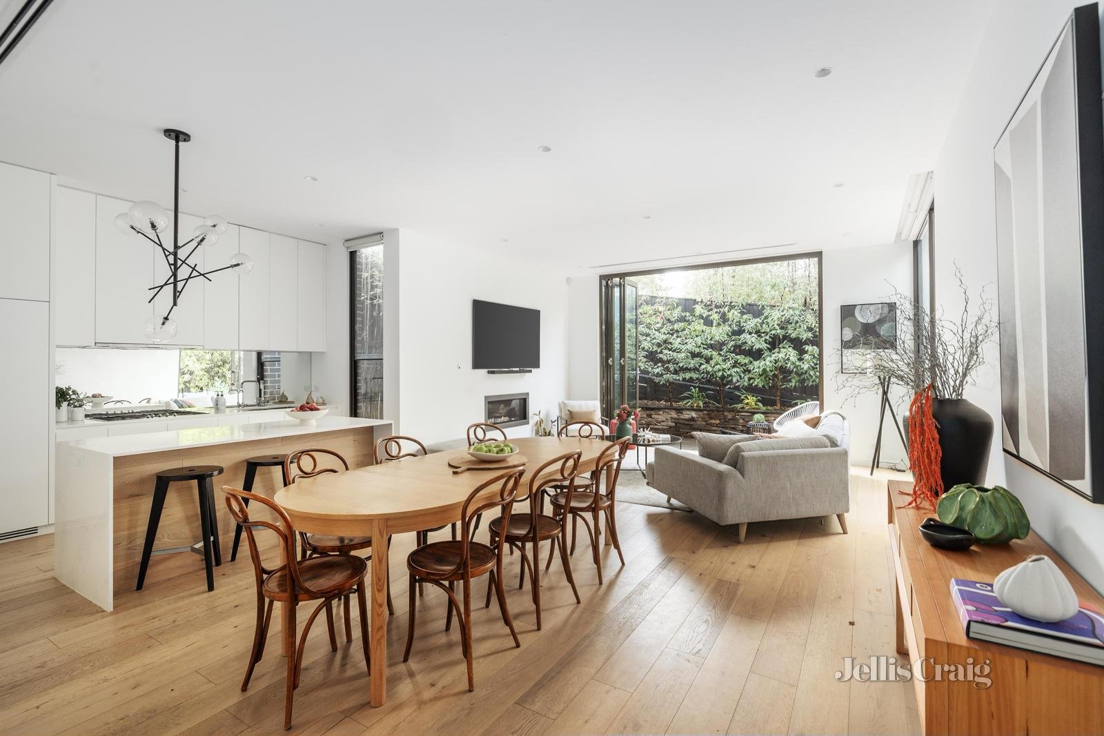 2/172 Prospect Hill Road, Canterbury image 3