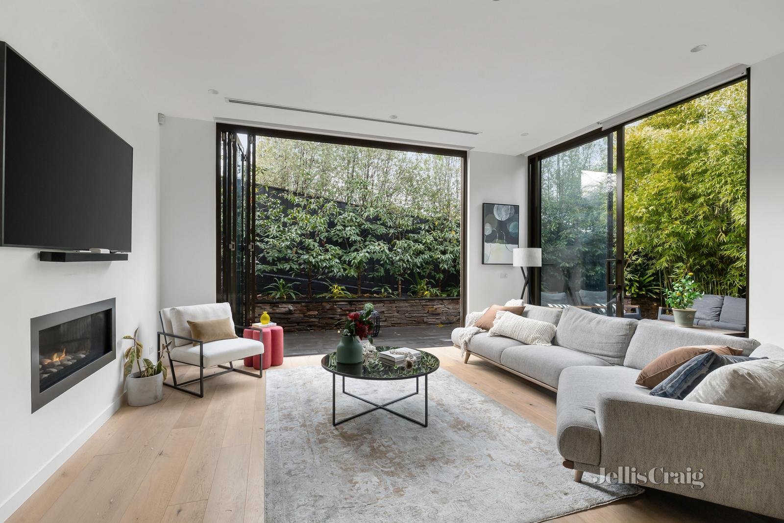 2/172 Prospect Hill Road, Canterbury image 4