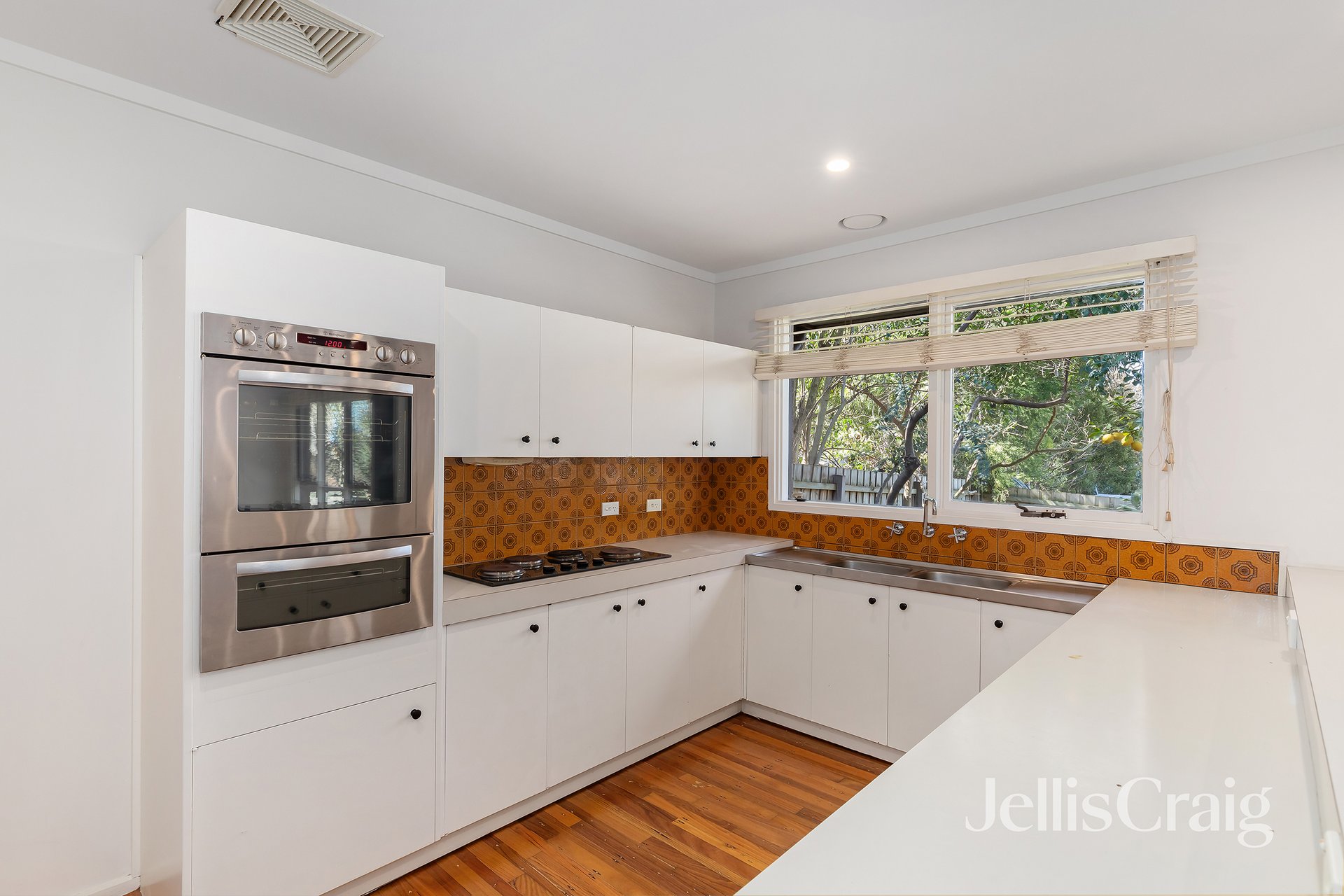 2/174 Waiora Rd, Rosanna image 4