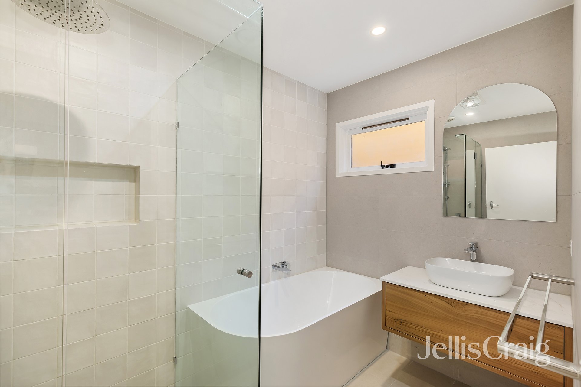 2/174 Waiora Rd, Rosanna image 6