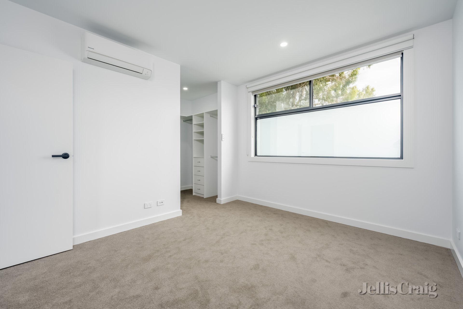 2/175 Collins Street, Thornbury image 4