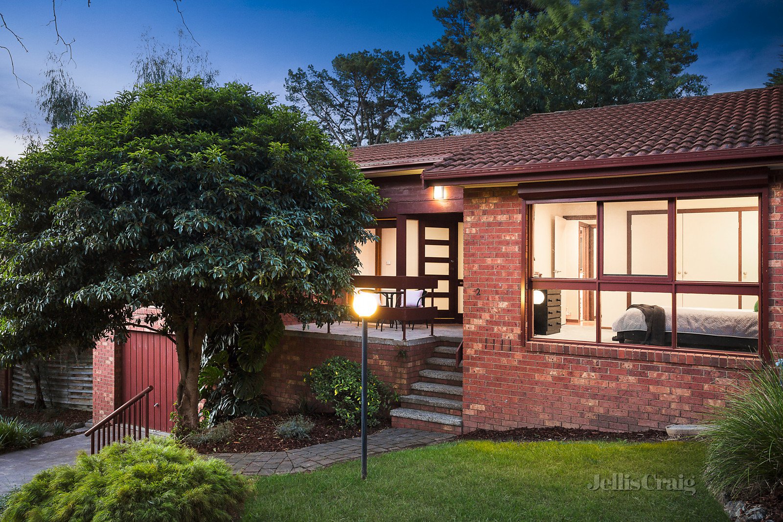 2/175 Mountain View Road, Greensborough image 1