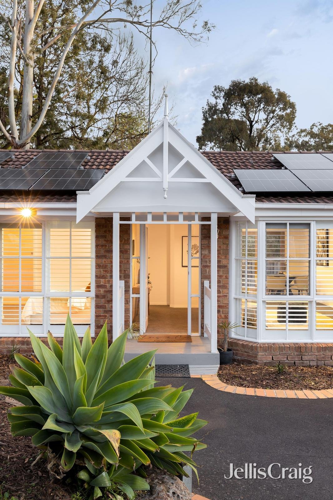 2/176 Pitt Street, Eltham image 2