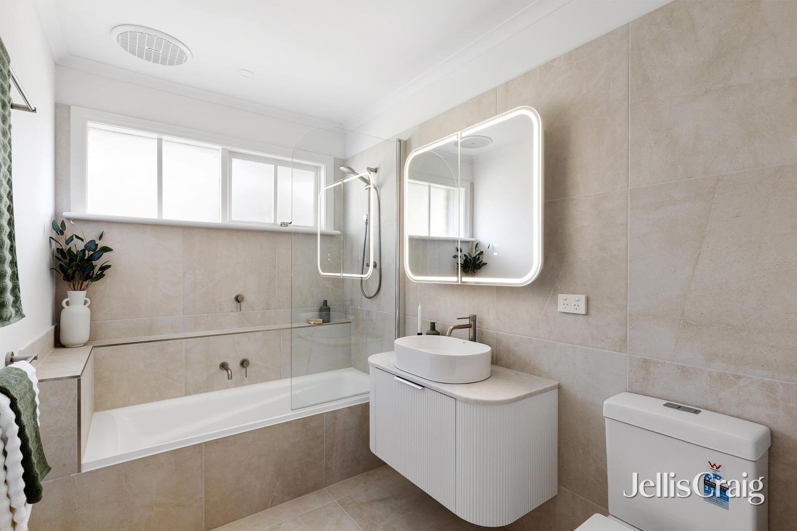 2/176 Pitt Street, Eltham image 9