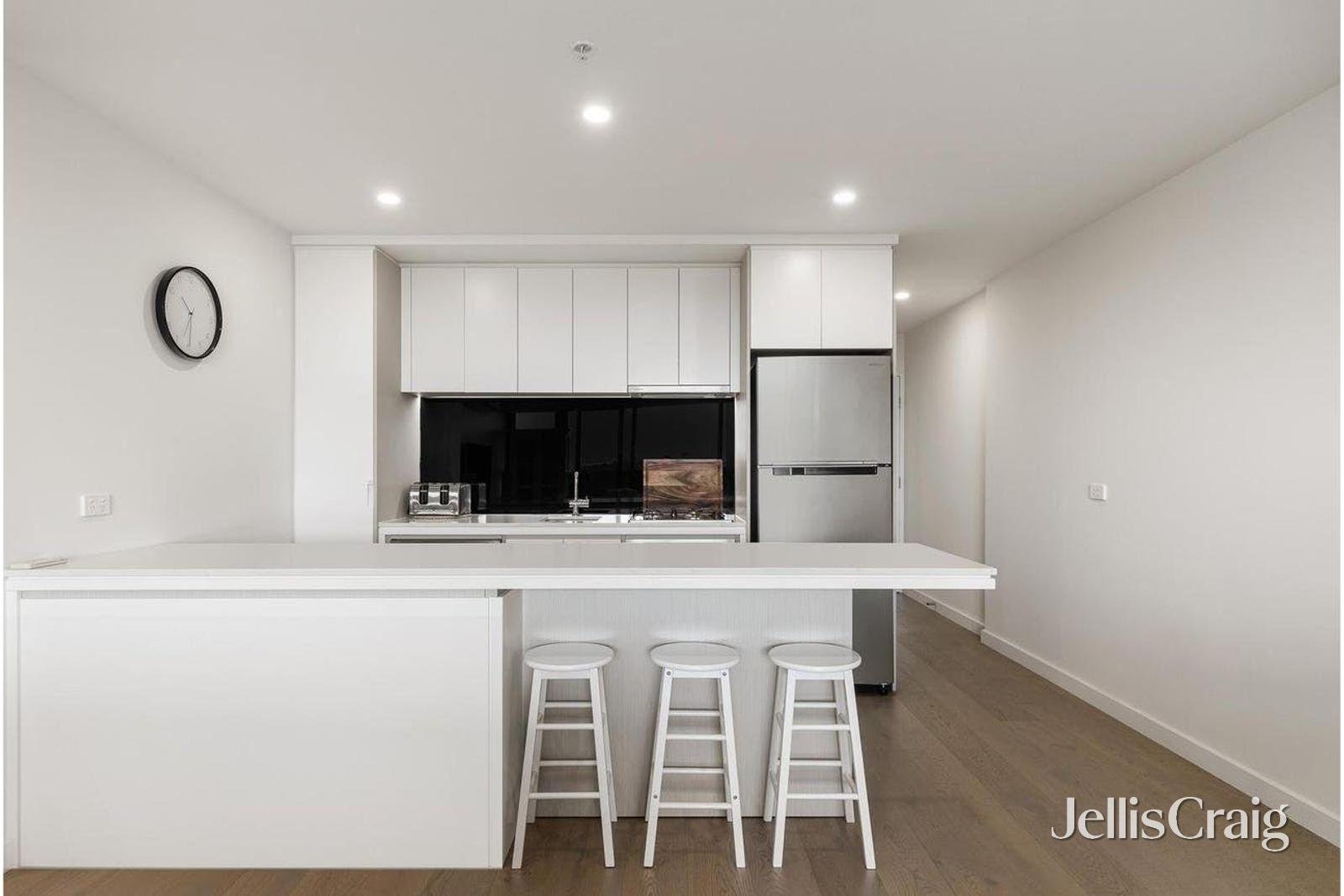 217/600 Doncaster Road, Doncaster image 4