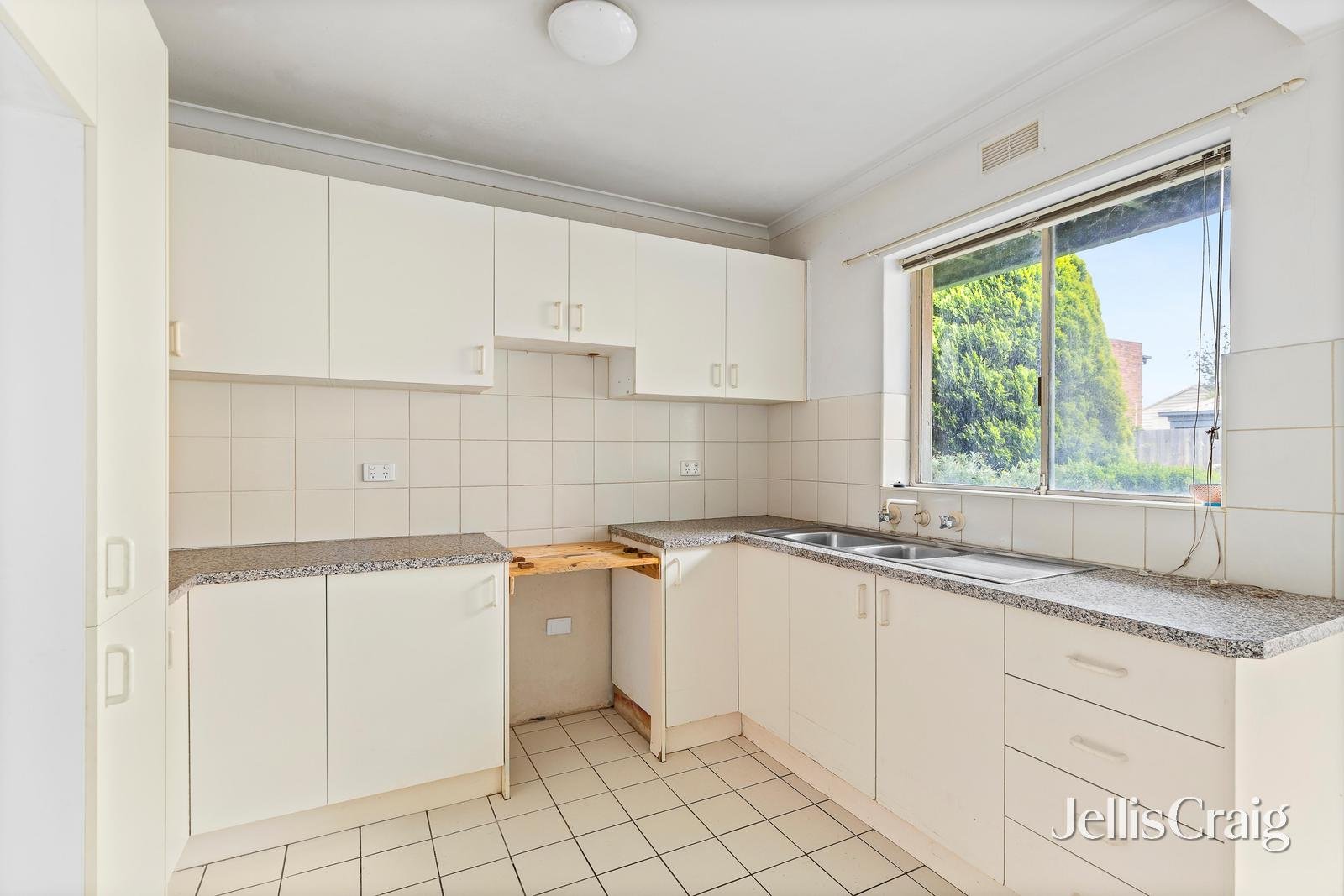 2/178-180 Victoria Street, Brunswick image 3