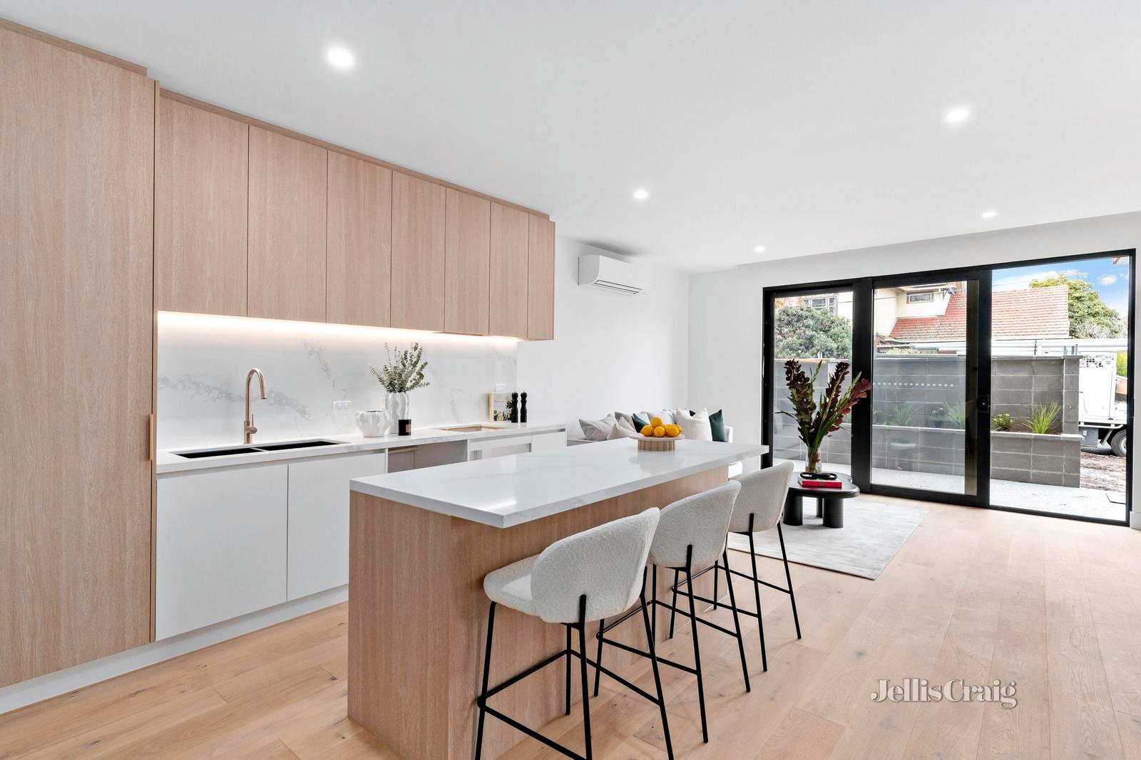 2/178 Francis Street, Yarraville image 3