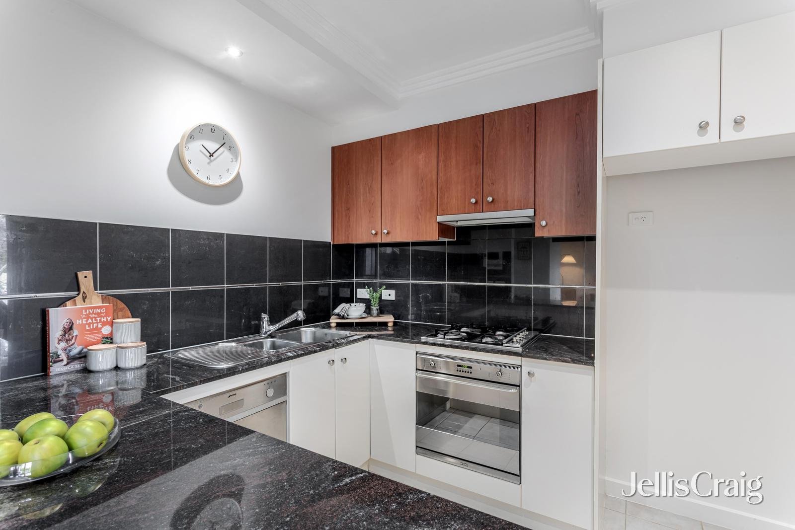 21/781 Whitehorse Road, Mont Albert image 4