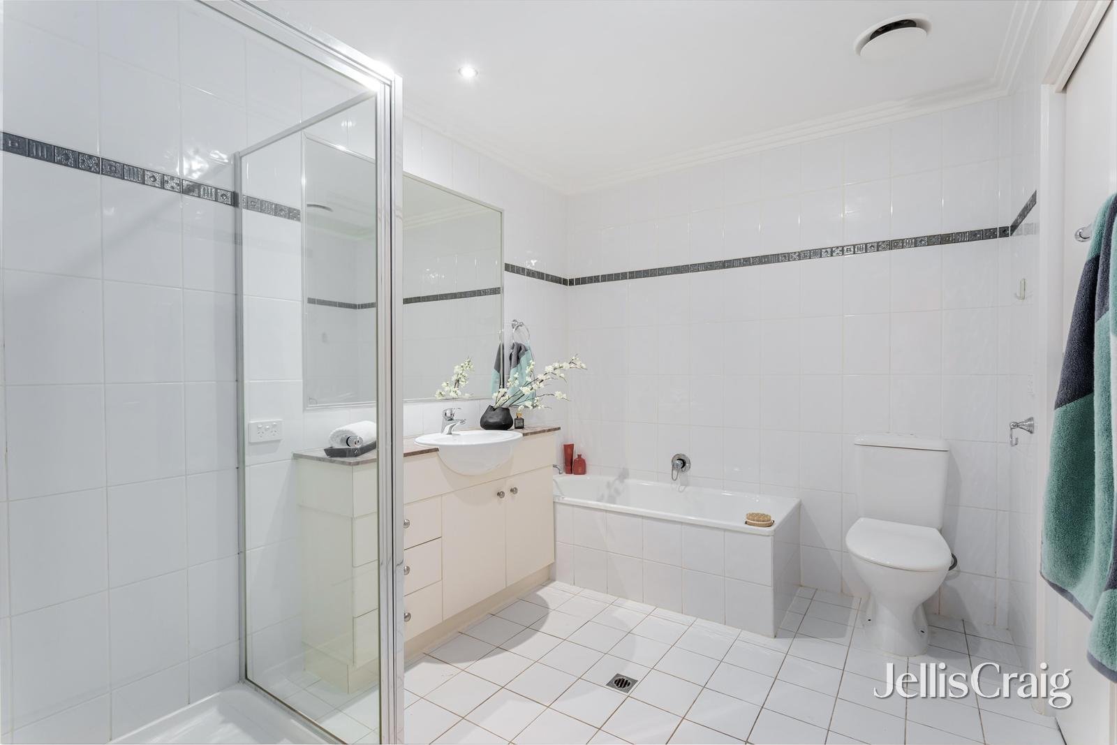 21/781 Whitehorse Road, Mont Albert image 7
