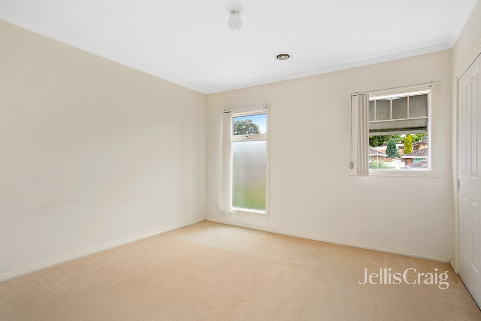 2/179 Grimshaw Street, Greensborough image 5