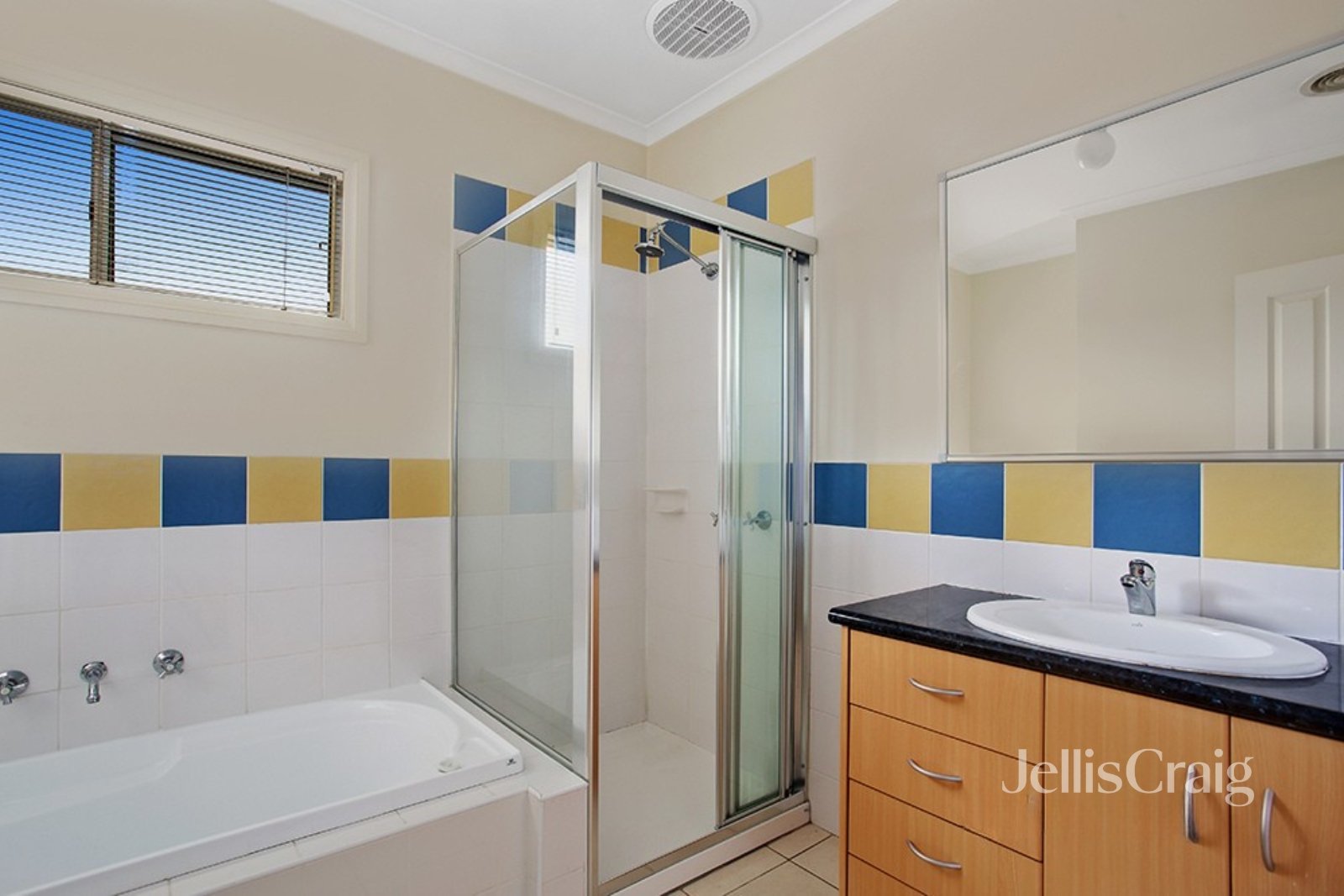 2/179 Grimshaw Street, Greensborough image 6