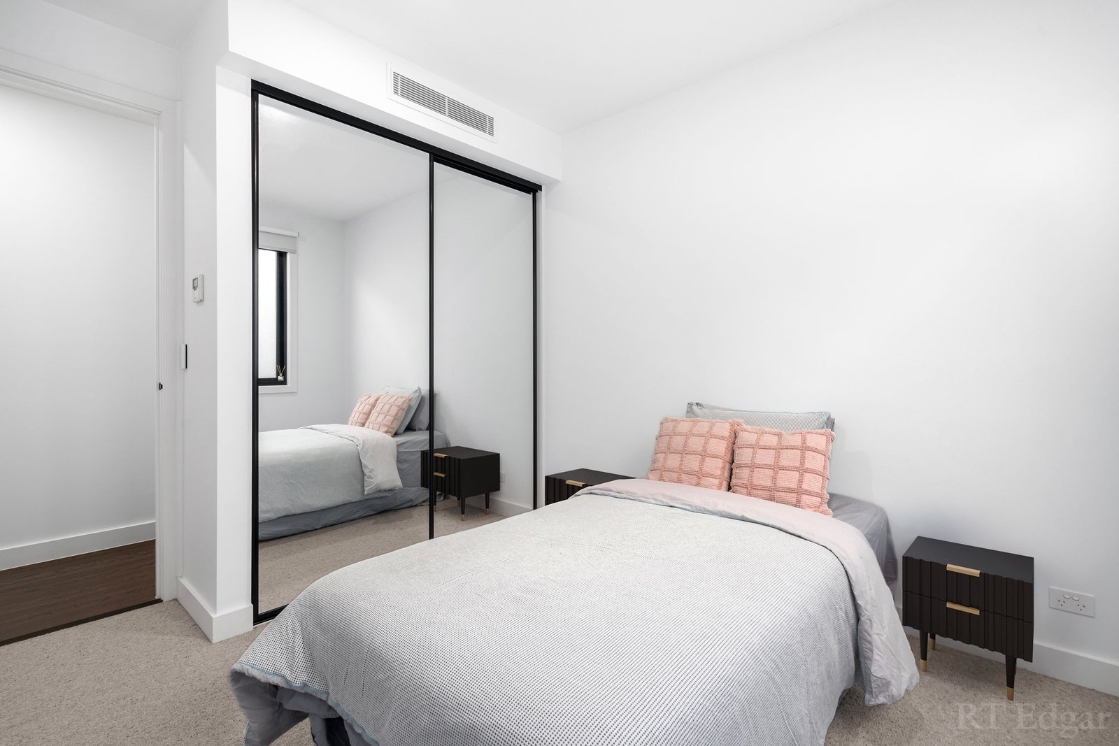 Property Gallery Thumbnail 21