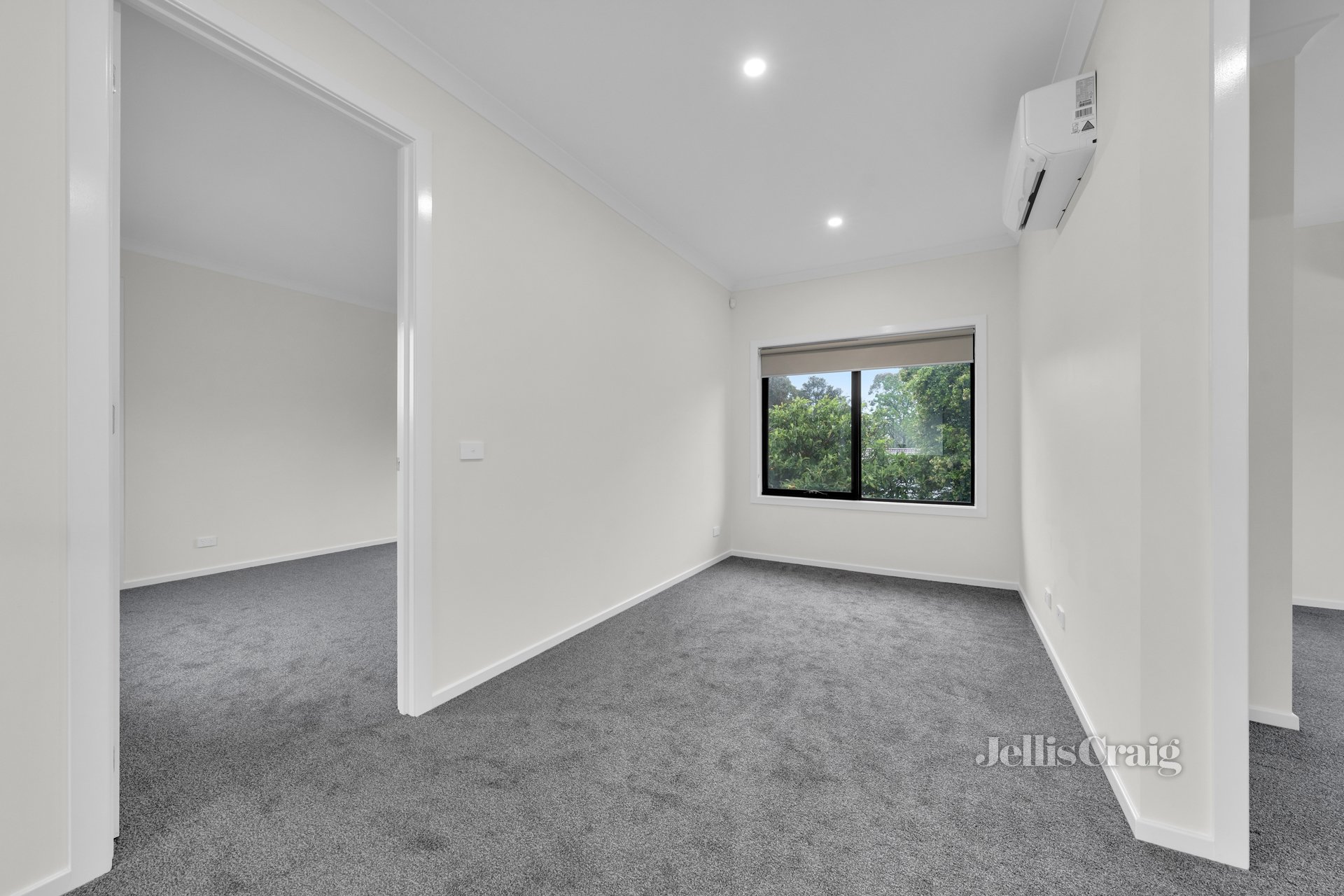 2/18 Albert Street, Mount Waverley image 6