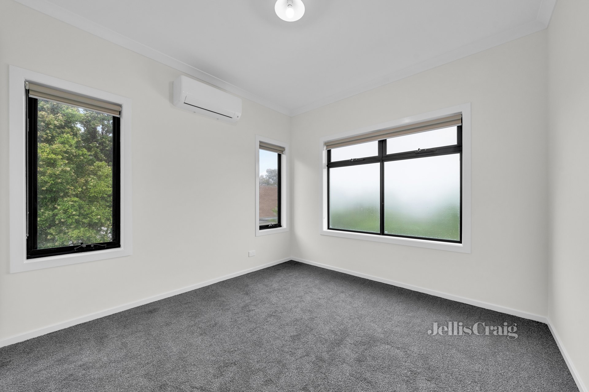 2/18 Albert Street, Mount Waverley image 7