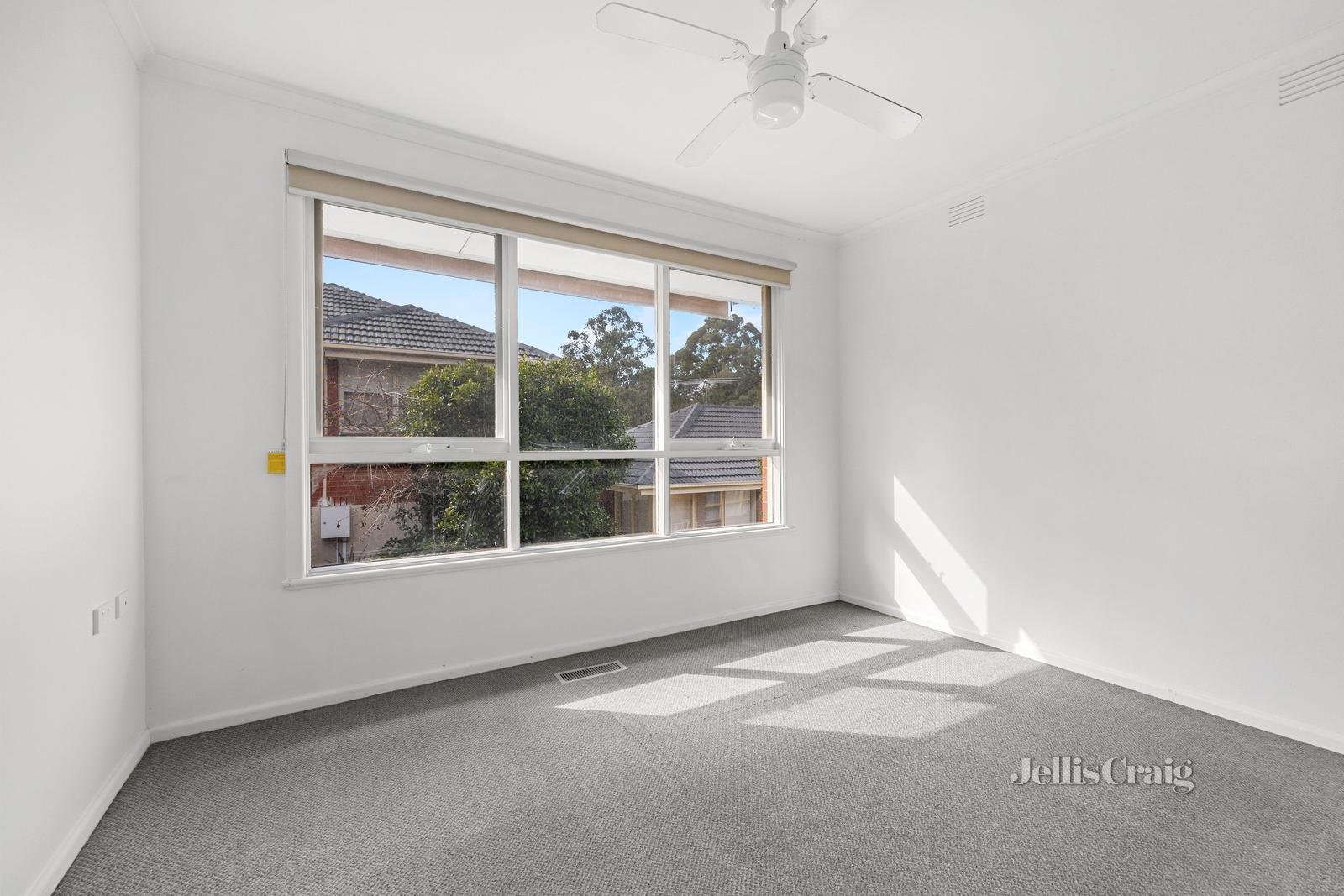 2/18 Alma Street, Lower Plenty image 4