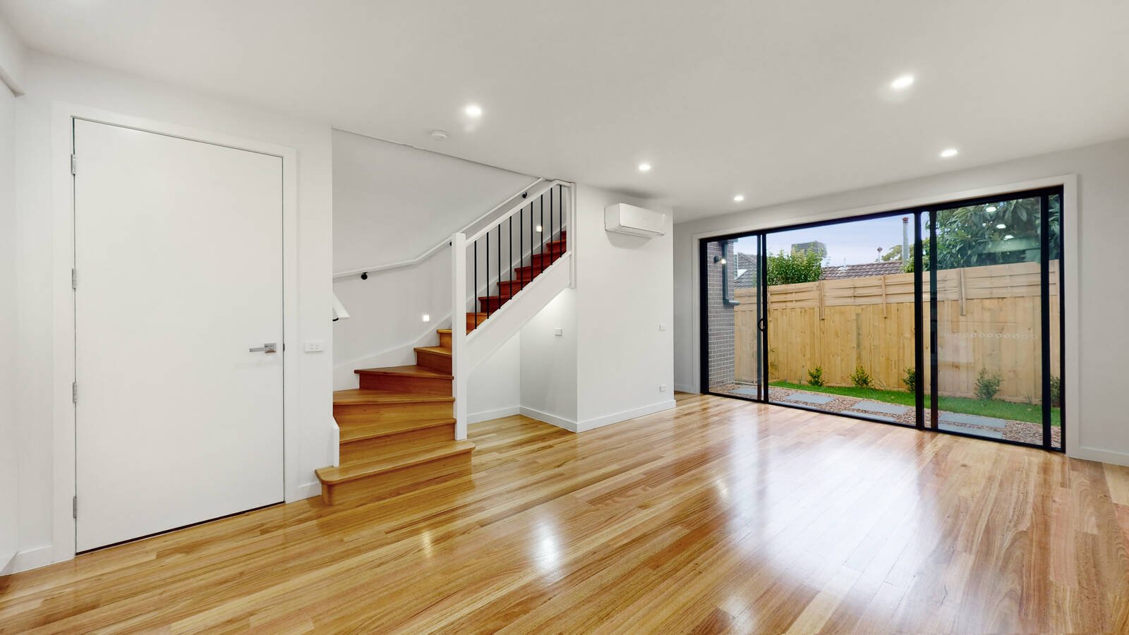 Property Gallery Thumbnail 3