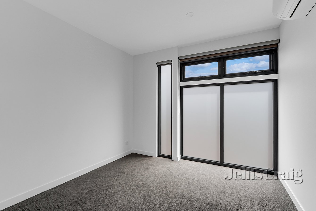 2/18 Becket Avenue, Bentleigh East image 3