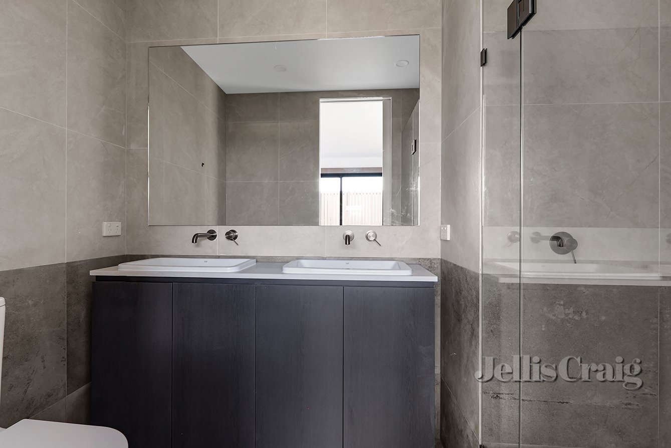 2/18 Becket Avenue, Bentleigh&nbsp;East image 5