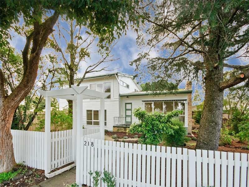 218 Blackburn Road, Blackburn image 5