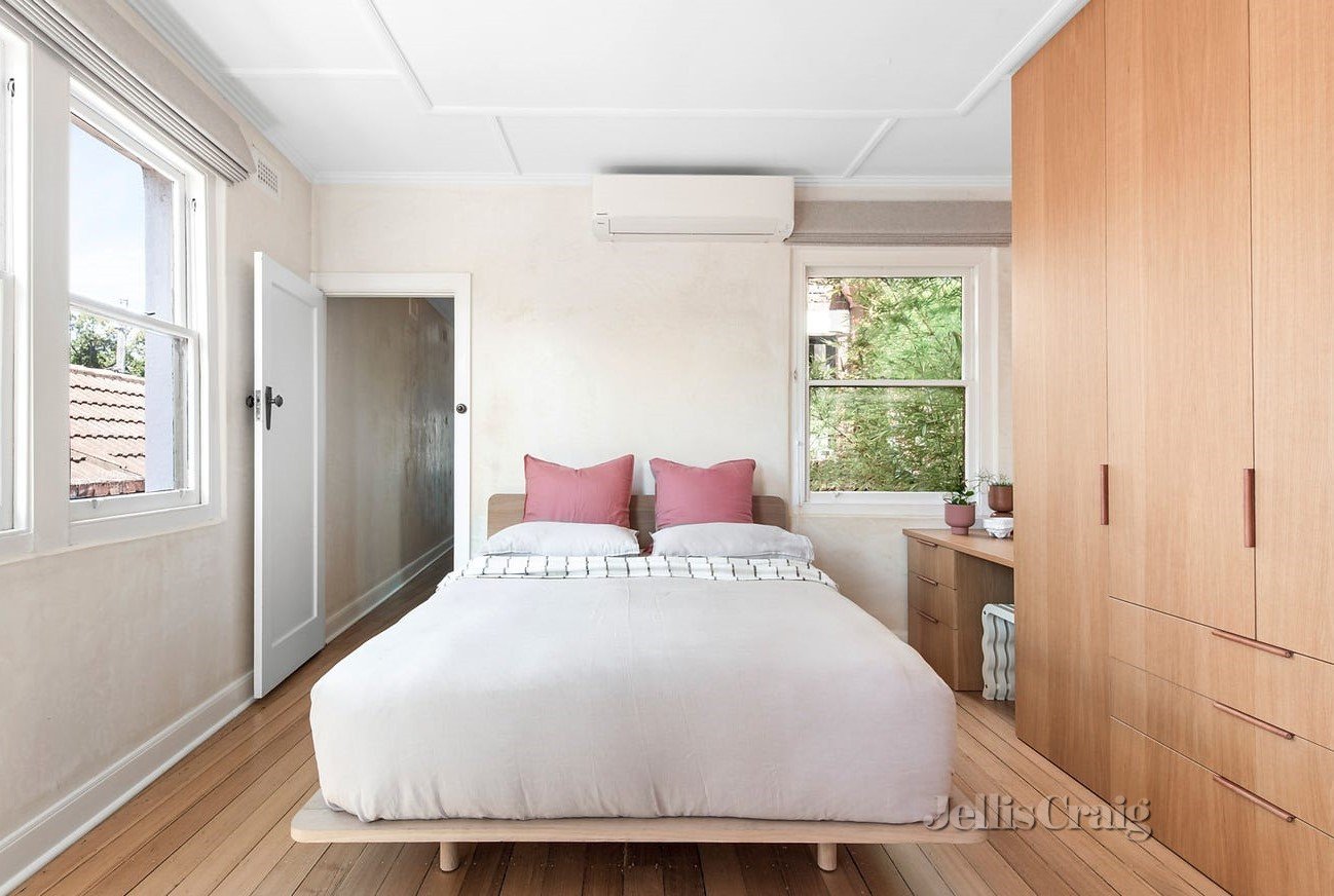 2/18 Bowen Crescent, Princes Hill image 4