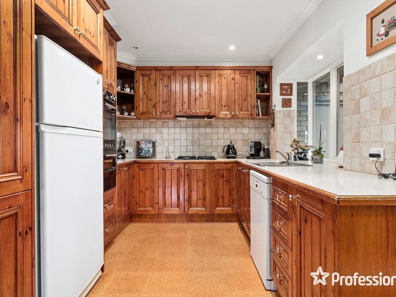 218 Cambridge Road, Kilsyth image 2