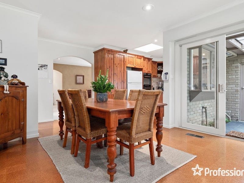 218 Cambridge Road, Kilsyth image 4