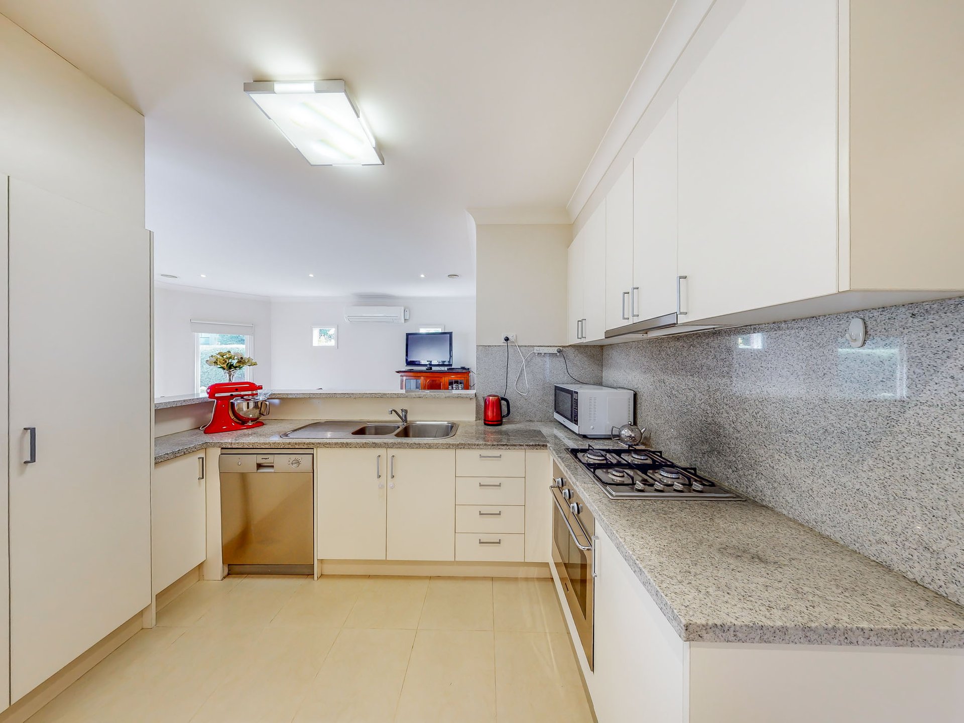 2/18 Charles Street, Glen&nbsp;Iris image 3