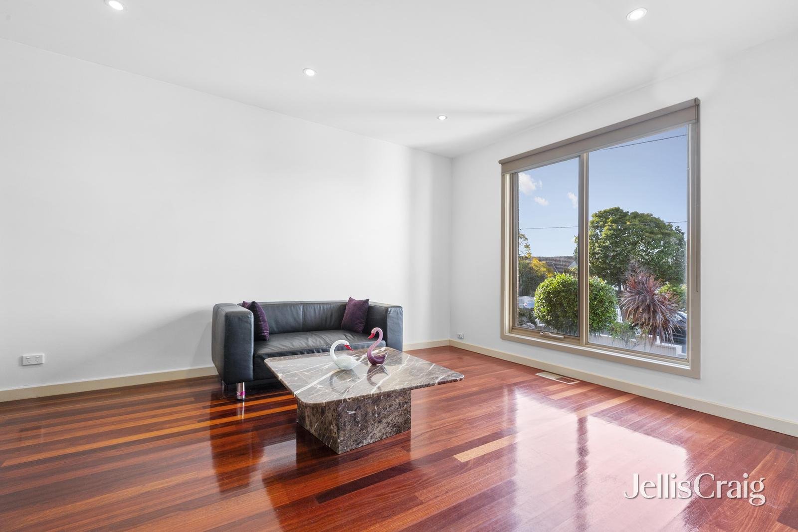 2/18 Clifford Street, Glen Waverley image 7