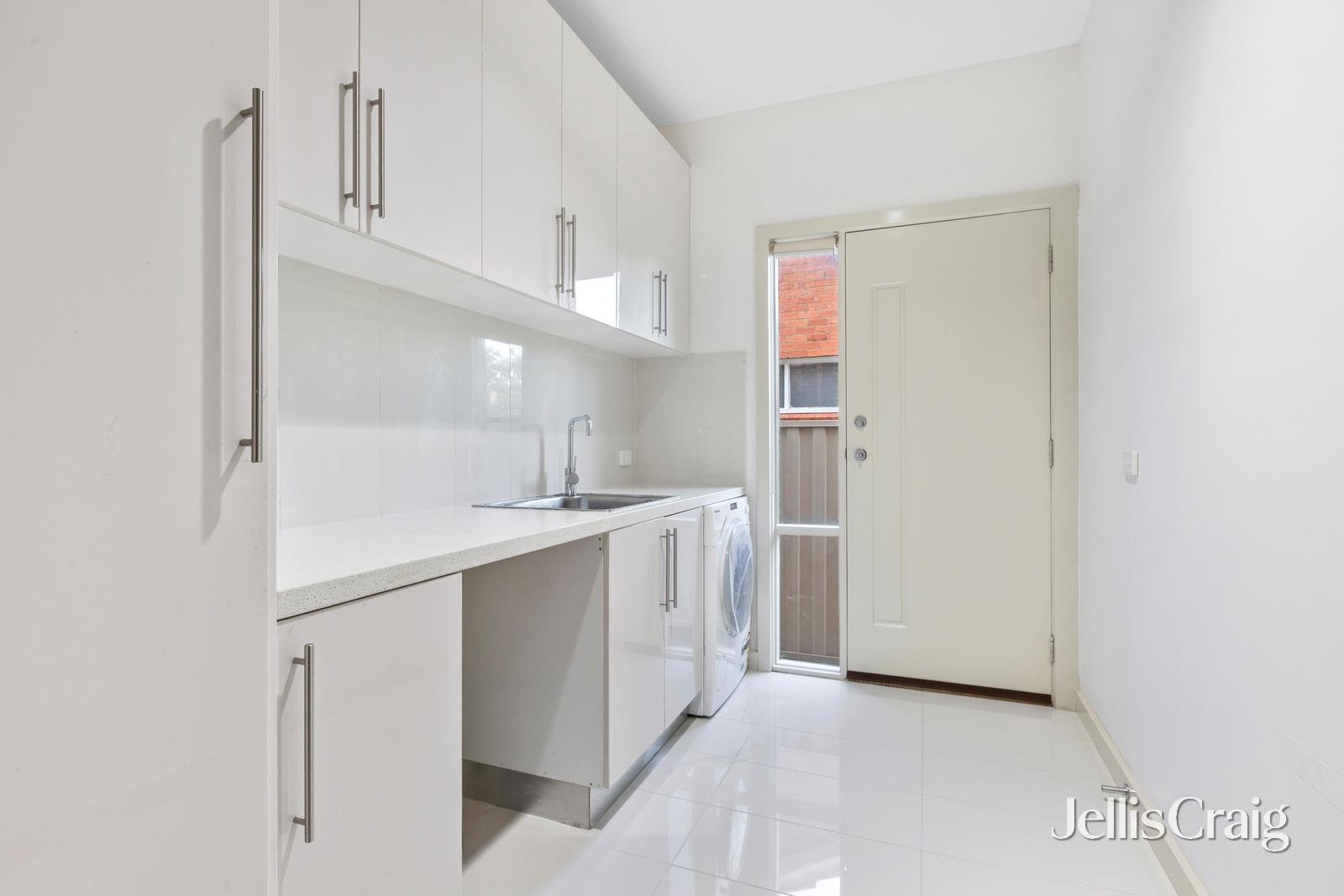 2/18 Clifford Street, Glen Waverley image 10