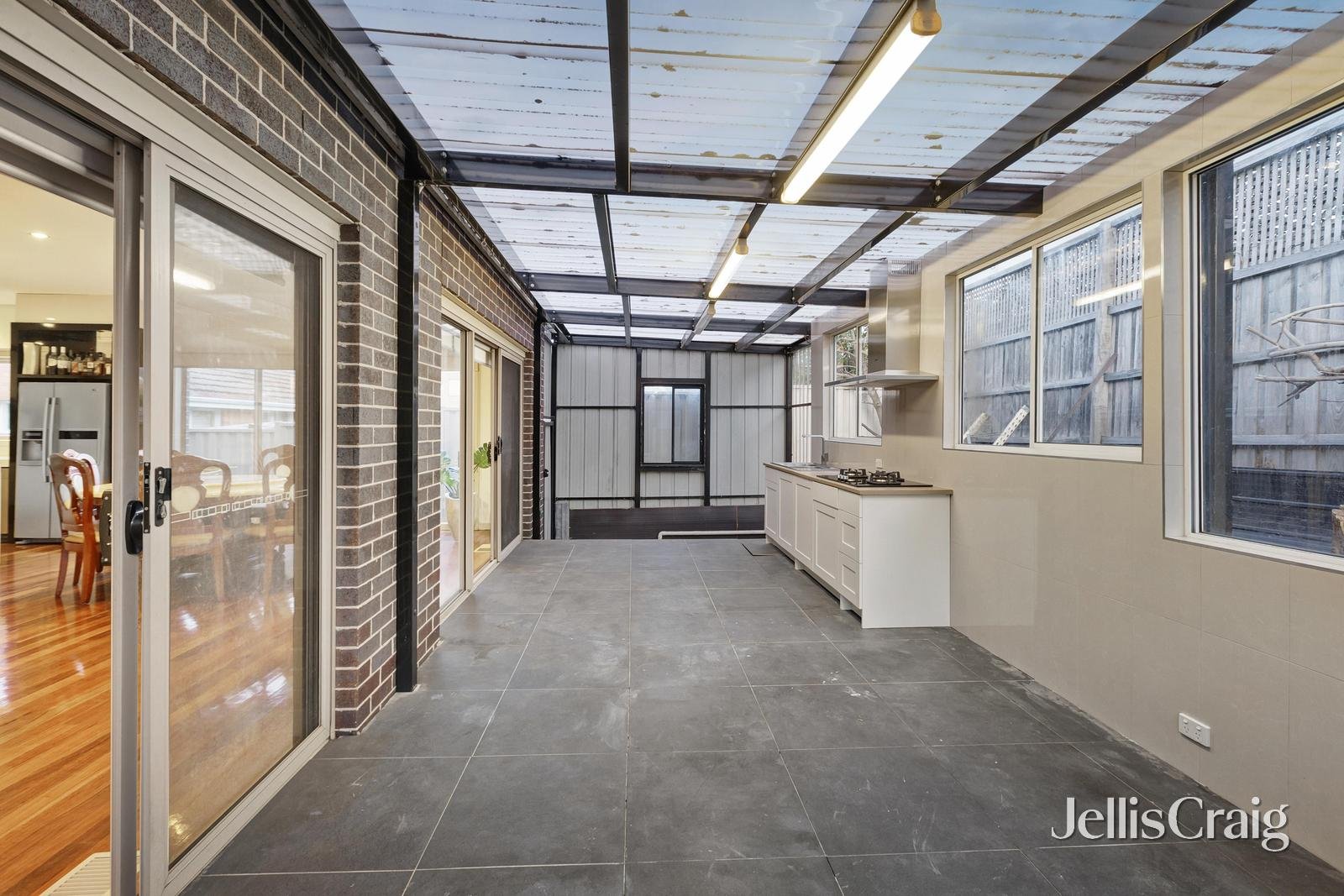 2/18 Clifford Street, Glen Waverley image 11