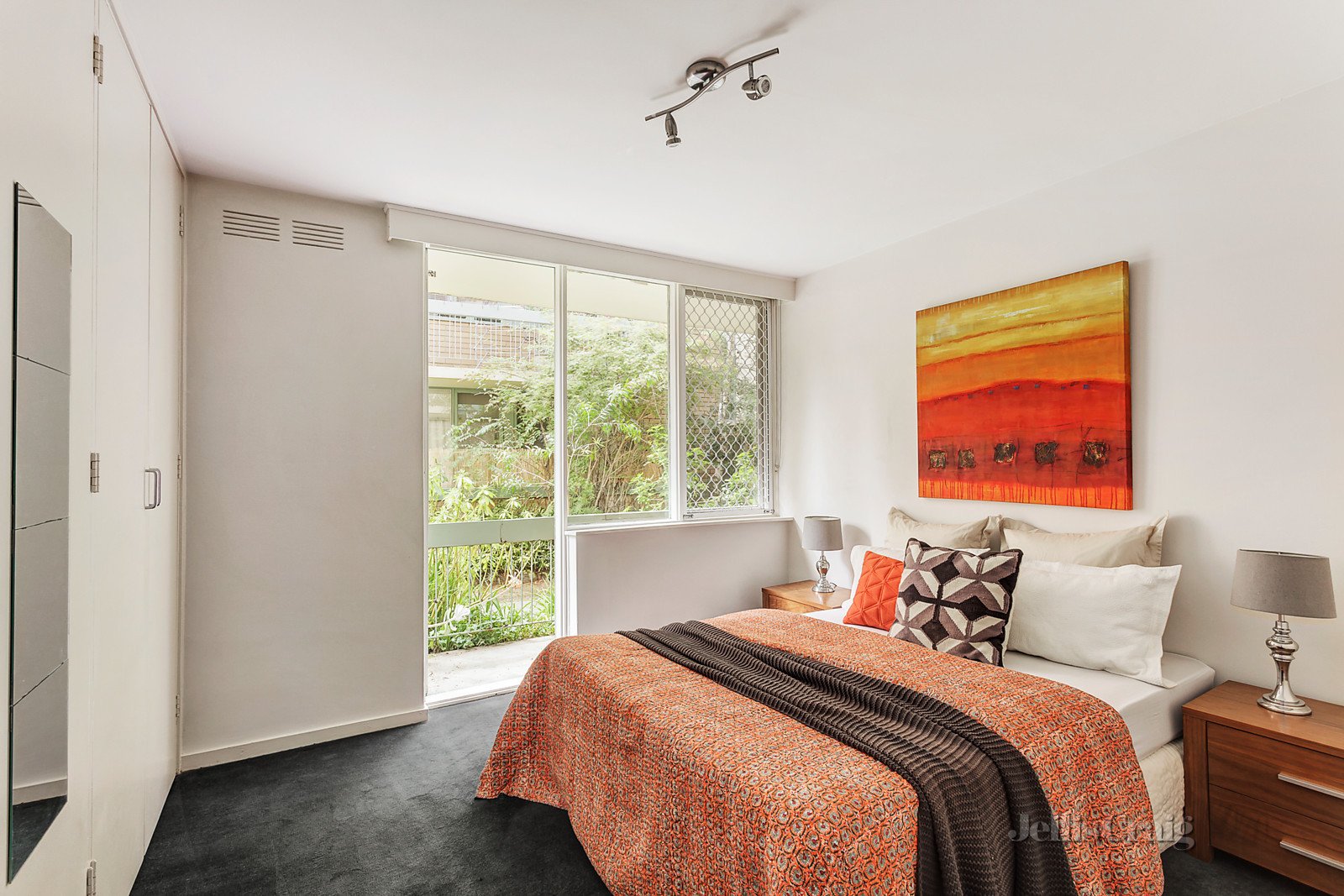2/18 Connell Street, Hawthorn image 4