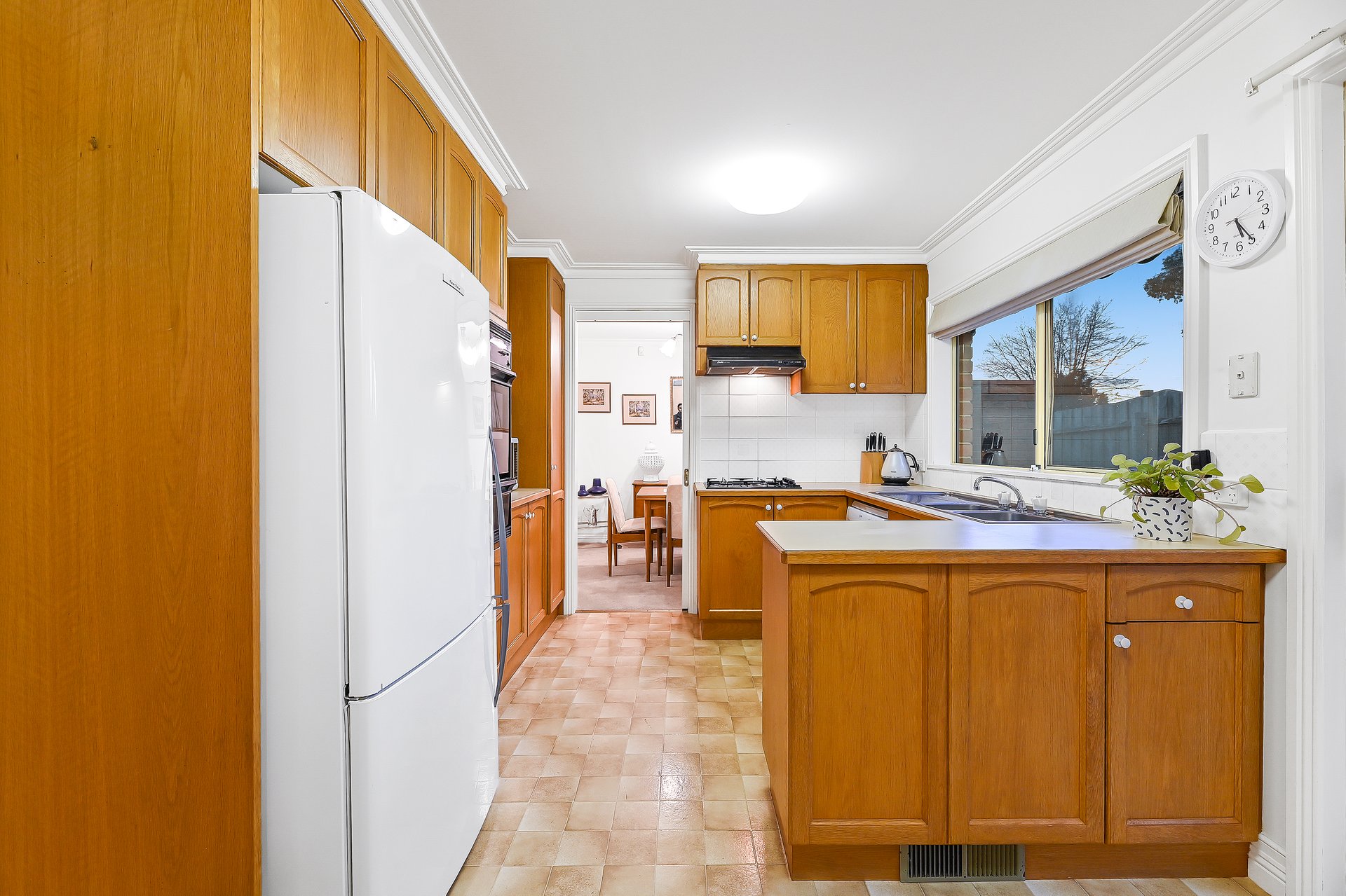 2/18 Edith Street, Glen Waverley image 6