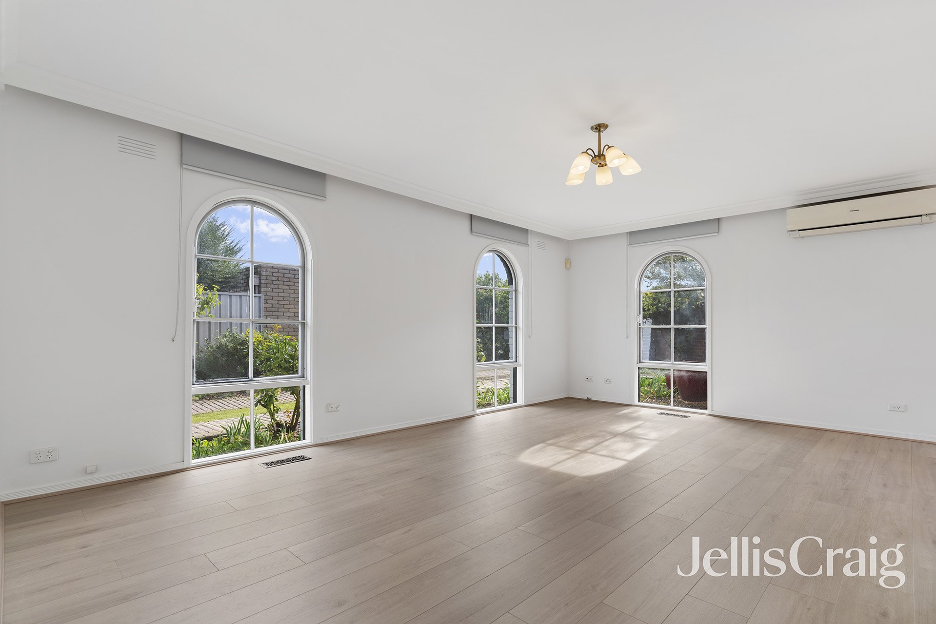 2/18 Florence Street, Mentone image 2