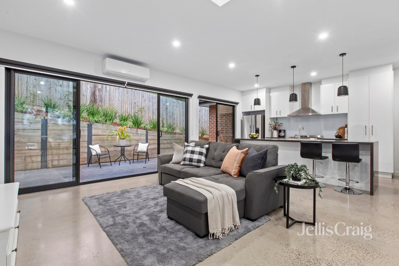 2/18 Helene Street, Eltham image 4