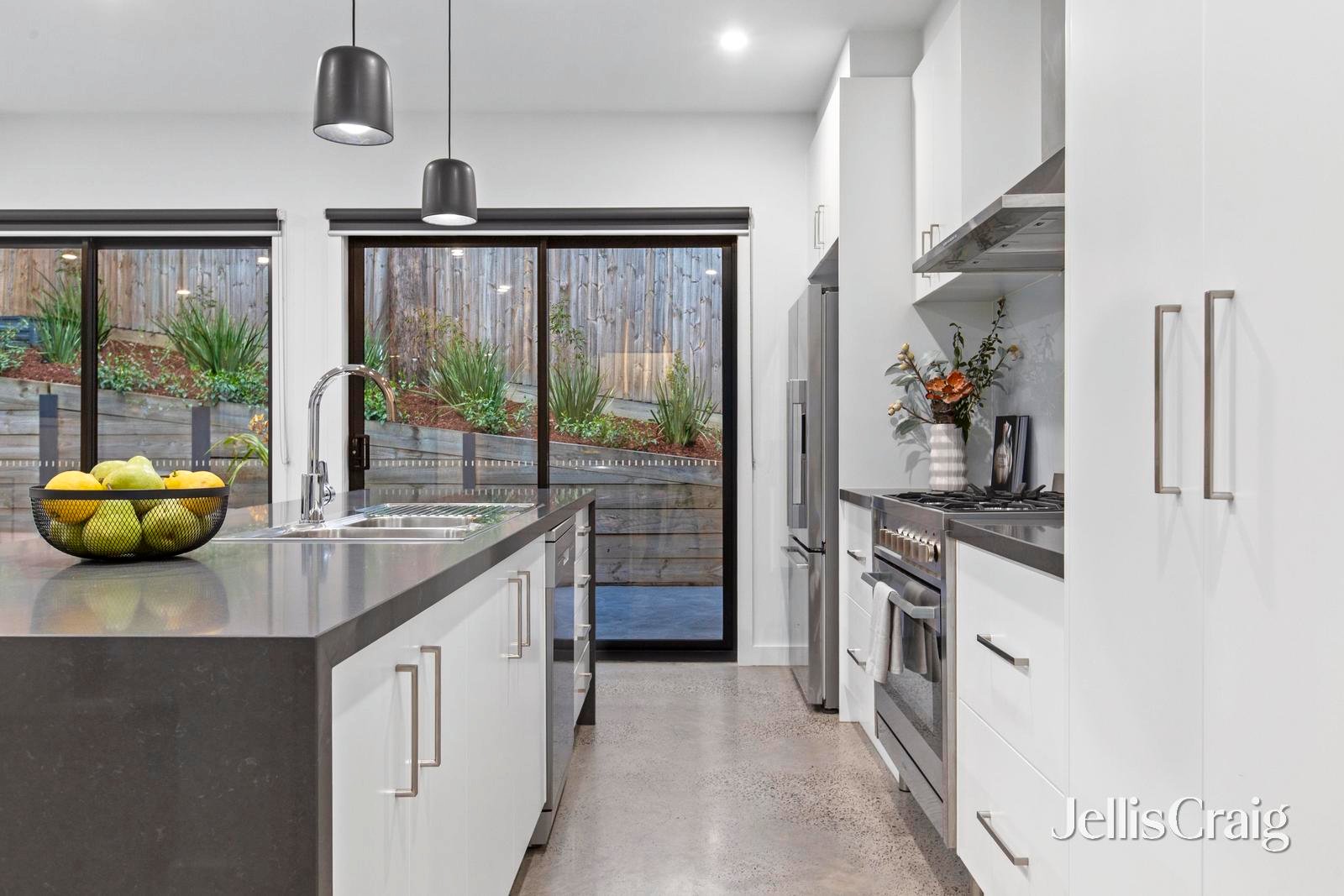 2/18 Helene Street, Eltham image 4