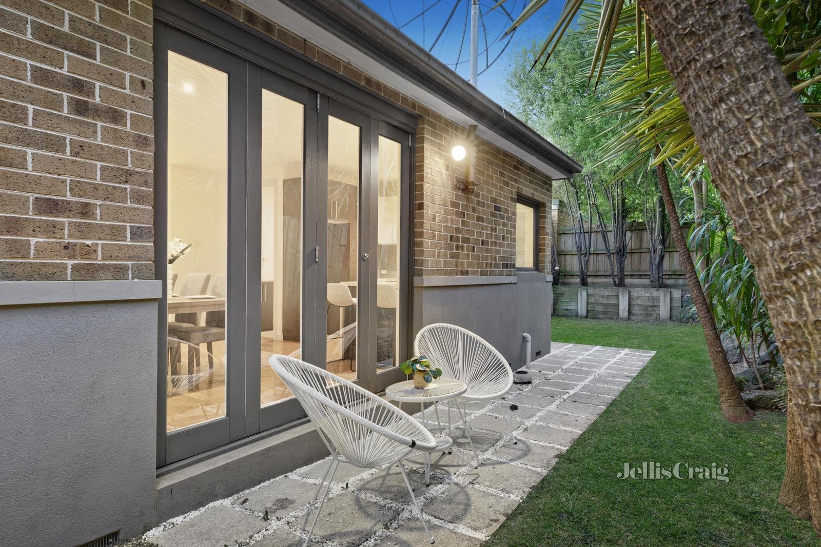 2/18 Herbert Street, Mount Waverley image 10