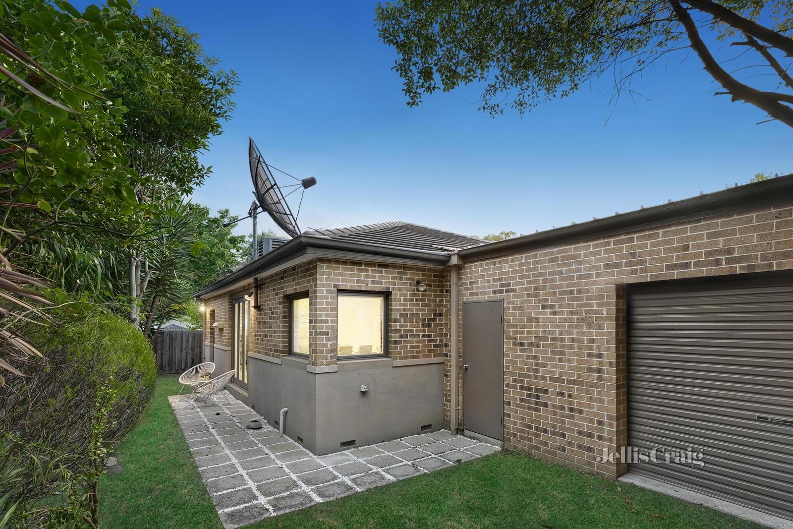 2/18 Herbert Street, Mount Waverley image 11