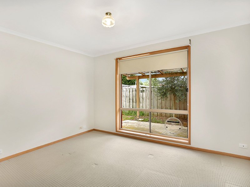 2/18 Katarina Place, Whittington image 4