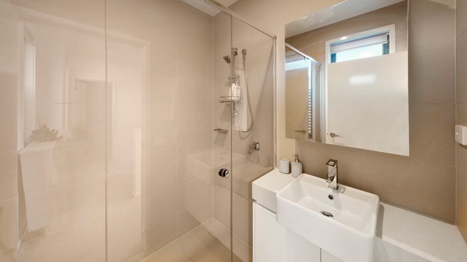 Property Gallery Thumbnail 6
