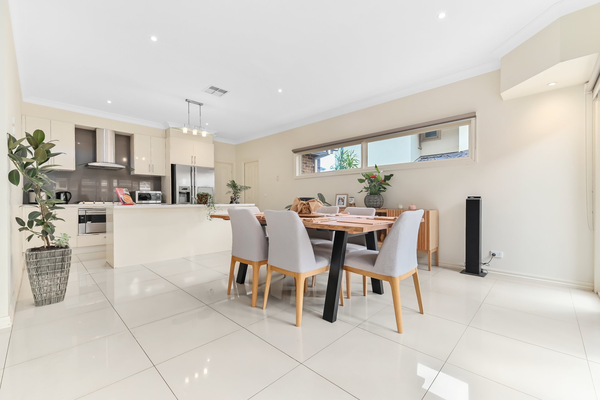2/18 Maple Street, Mount Waverley image 5