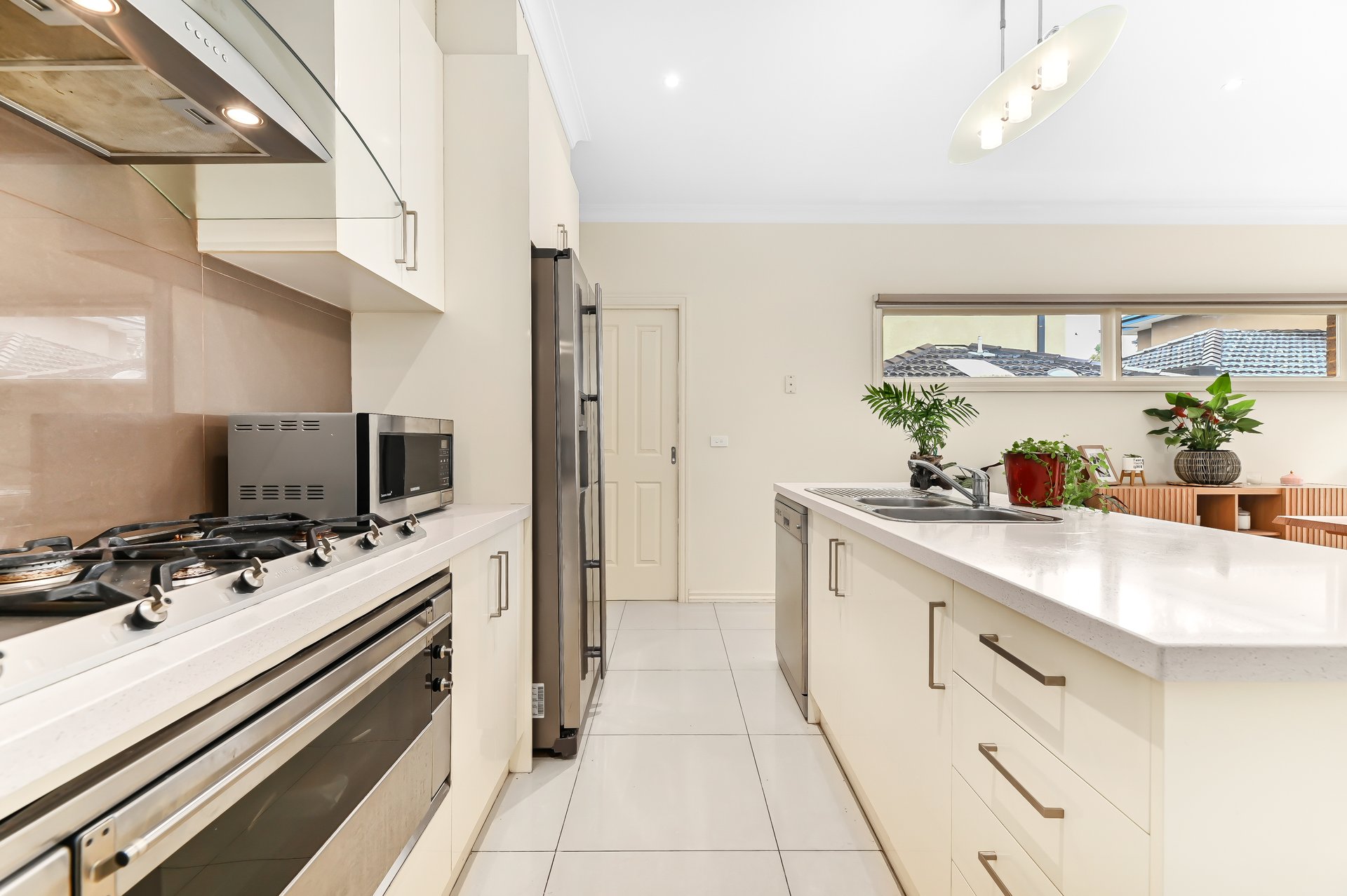 2/18 Maple Street, Mount Waverley image 7