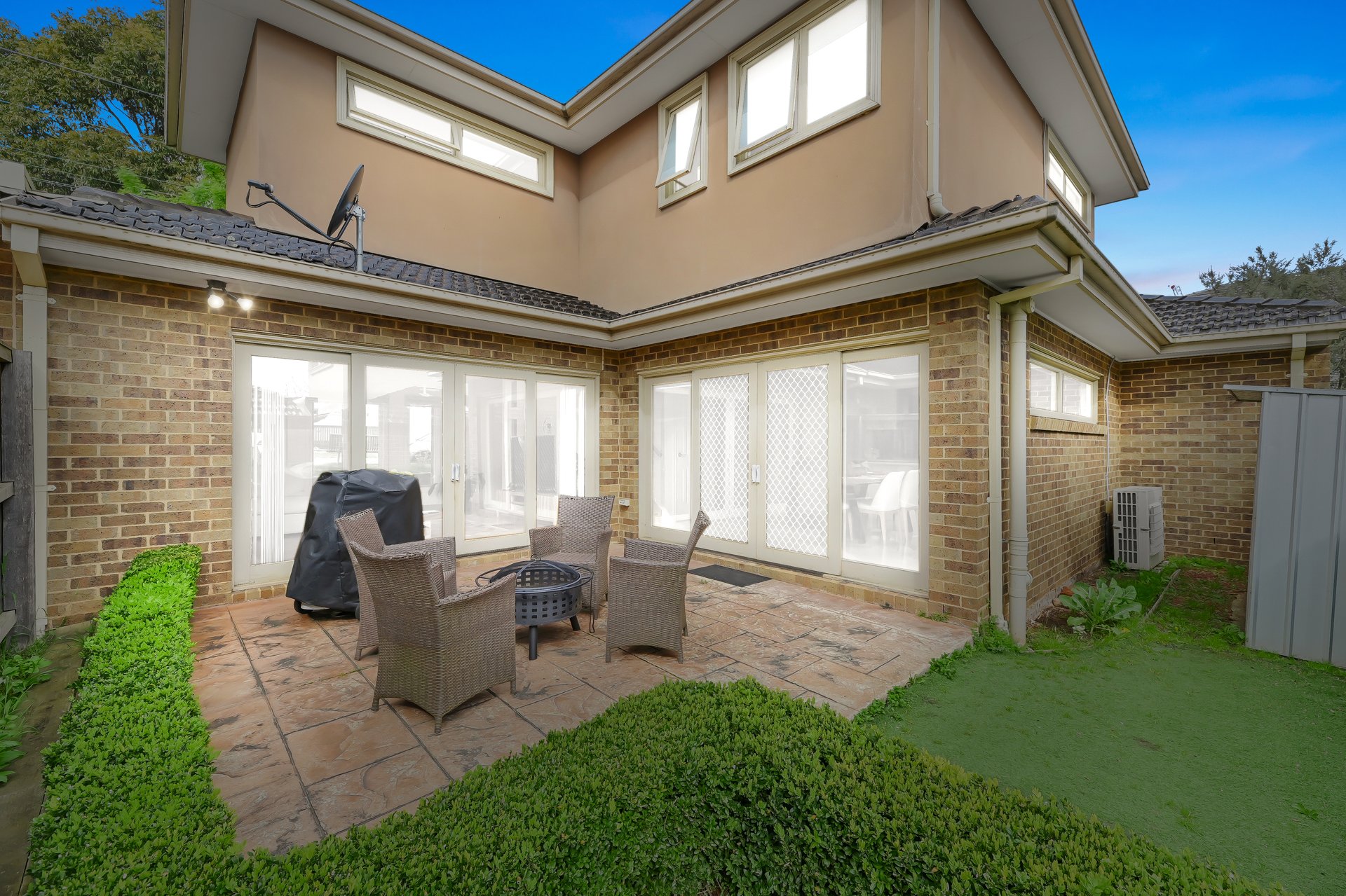 2/18 Maple Street, Mount Waverley image 14