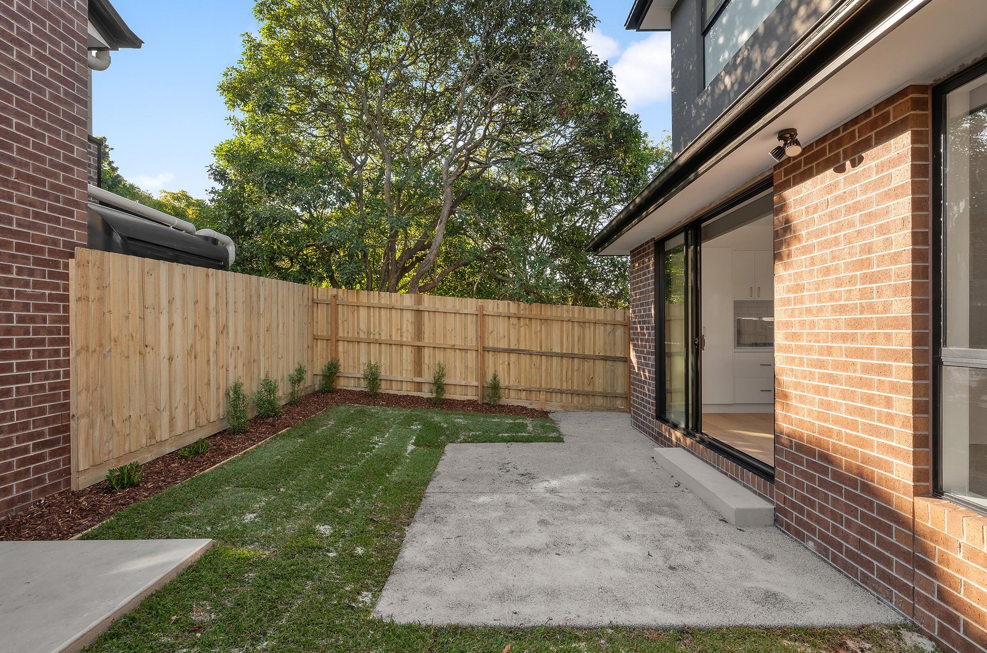 2/18 Mines Road, Ringwood image 9