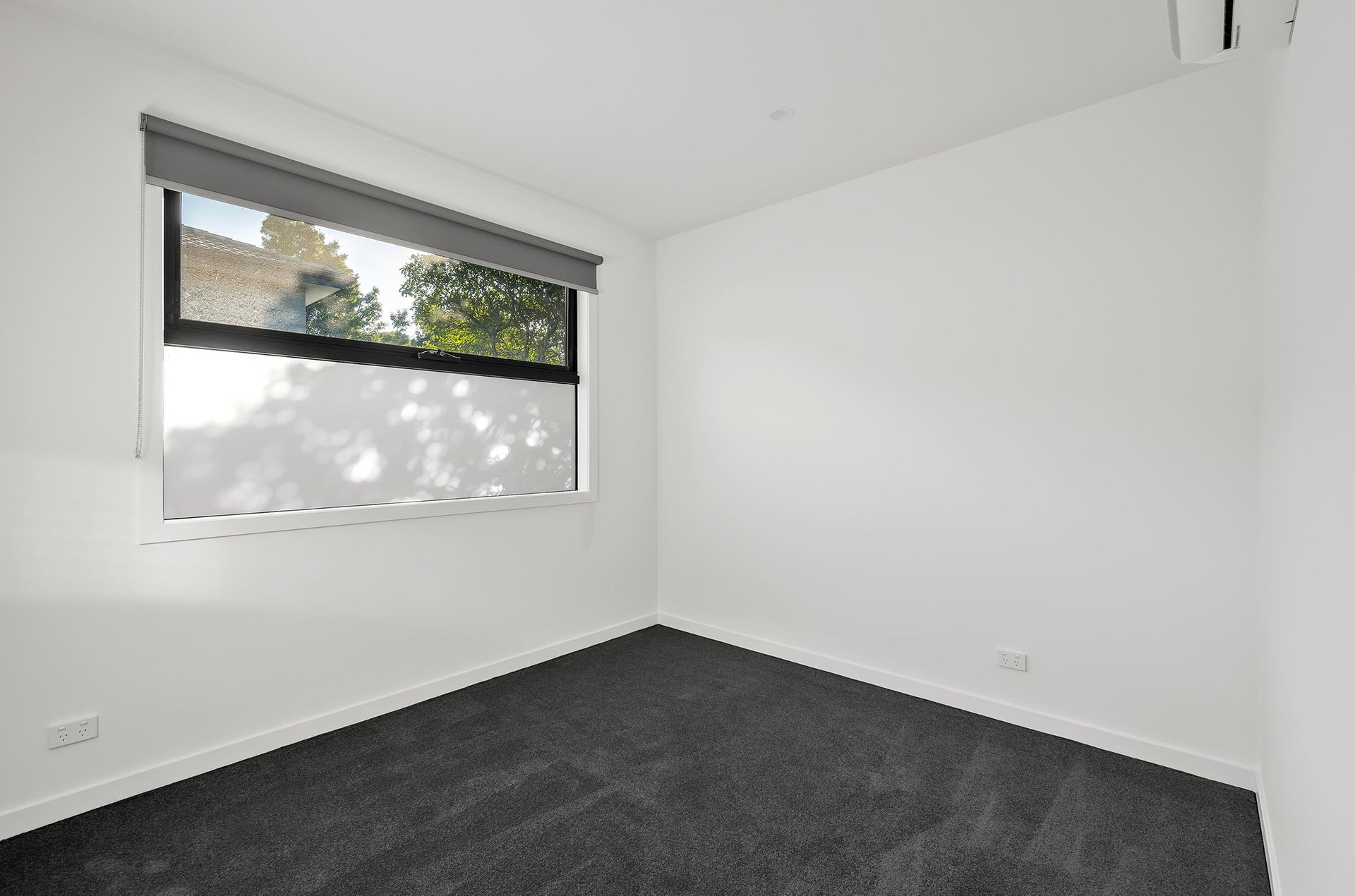 2/18 Mines Road, Ringwood image 4
